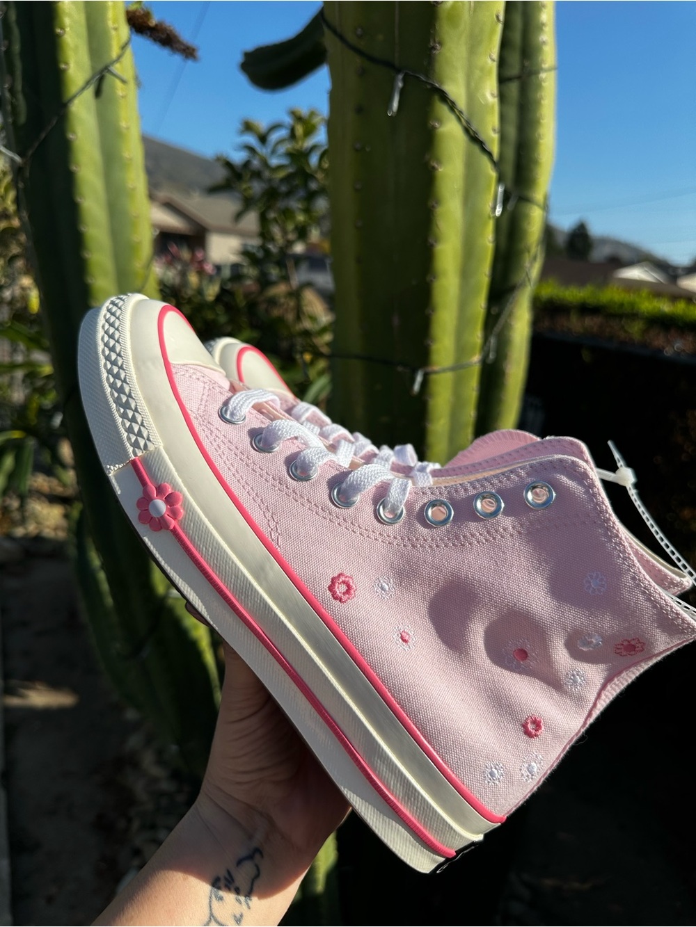 Women’s Converse Pink Floral Chuck 70 High Top Sneakers 8.5 - Picture 7 of 10